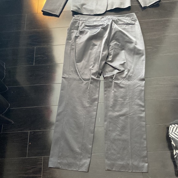 Suit - Picture 4 of 4